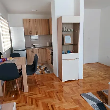 Stan Na Dan Apartment *